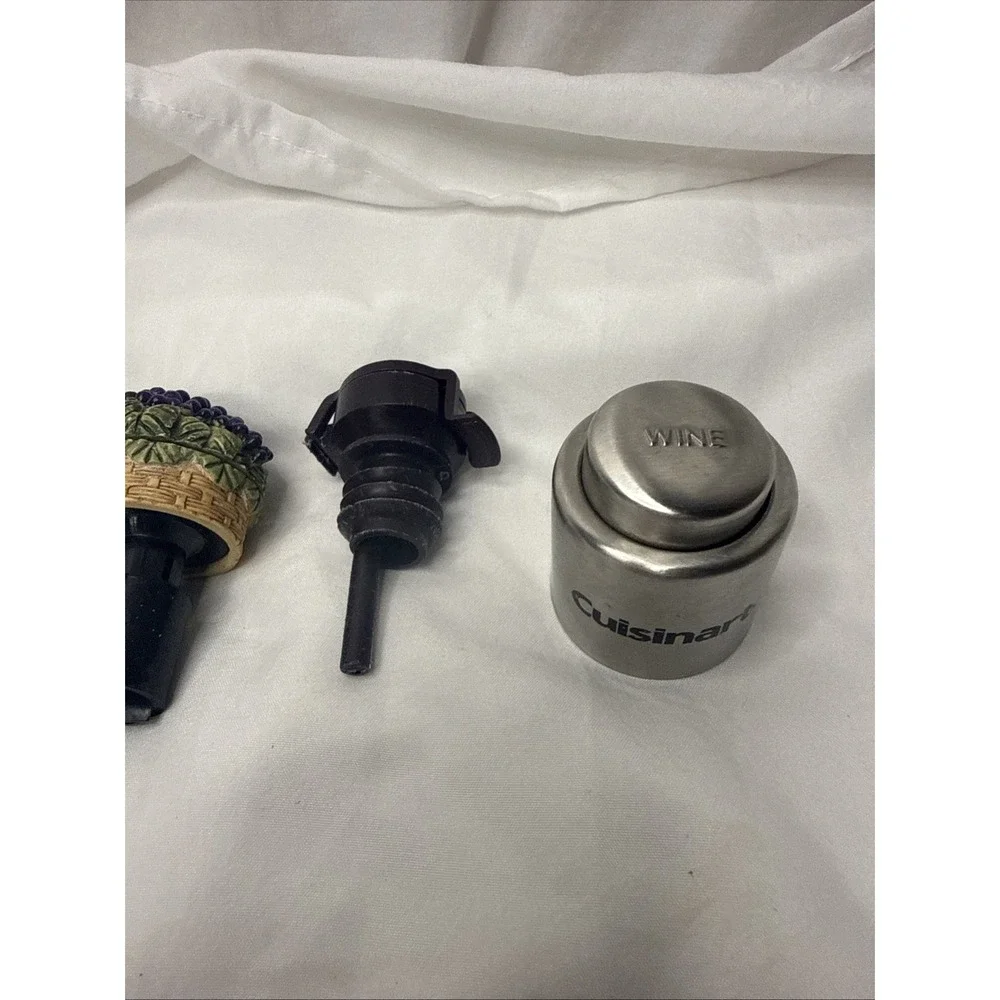Cuisinart Champagne Stopper Airtight Leakproof Wine Bottle Sealer Barware Grapes